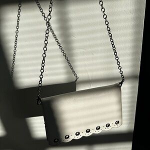 Elegant White Chain Shoulder Bag